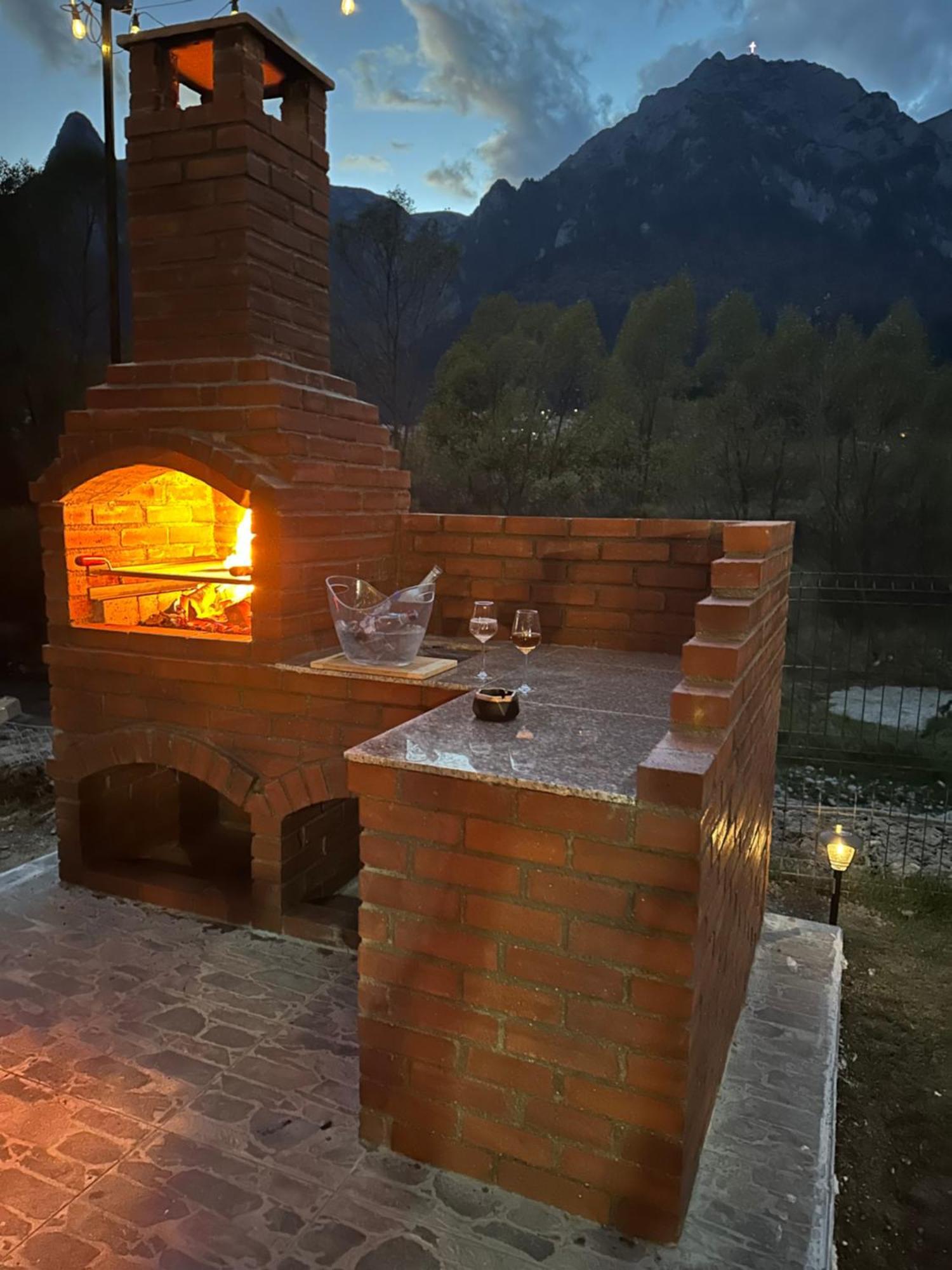 Ama Garden Apartment Busteni Luaran gambar